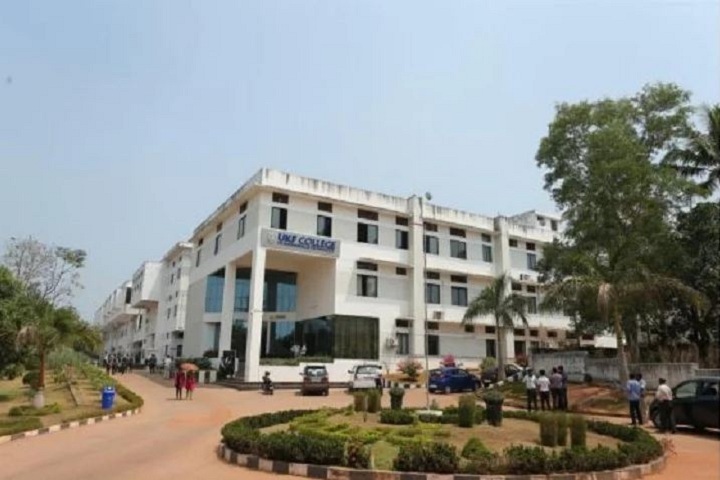 https://cache.careers360.mobi/media/colleges/social-media/media-gallery/2755/2020/9/3/Campus View of UKF College of Engineering and Technology Kollam_Campus-View.jpg